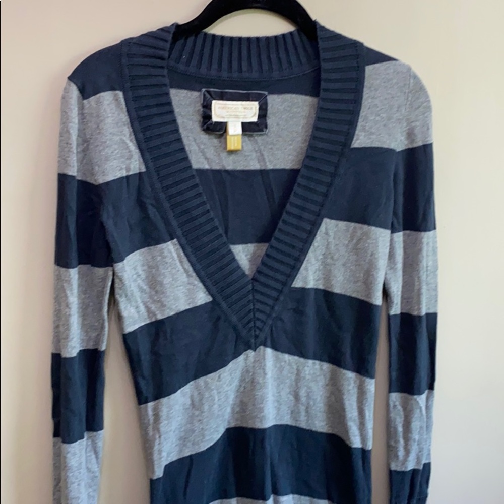 American Eagle blue/gray sweater (S)